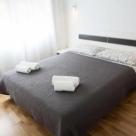 Le Monde アパート