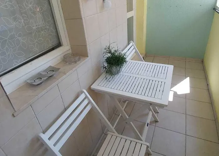 Le Monde Apartment *