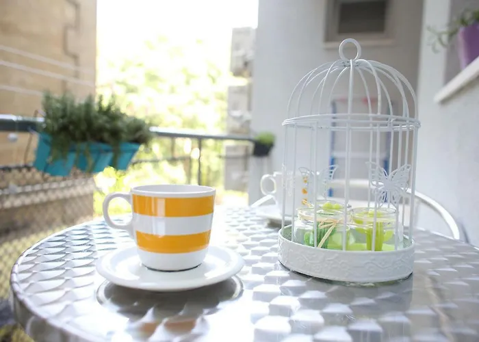 Le Monde Apartment *