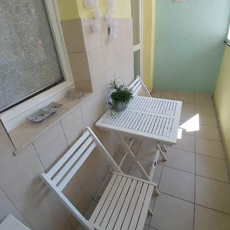 Le Monde Apartment *